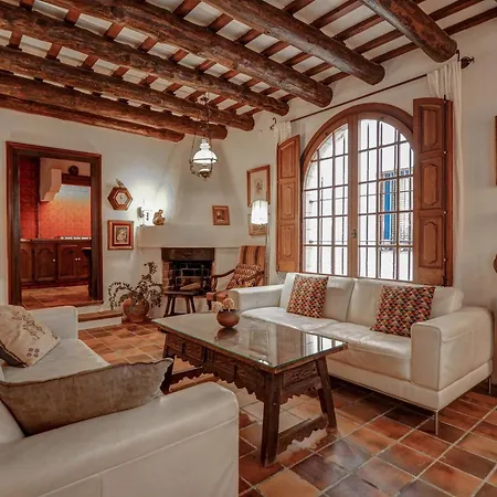 فيلة Aralinn By Hello Homes